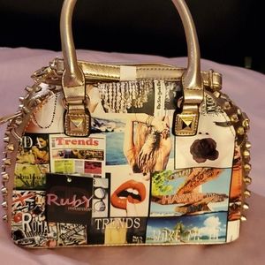 Crossbody or use with just handle